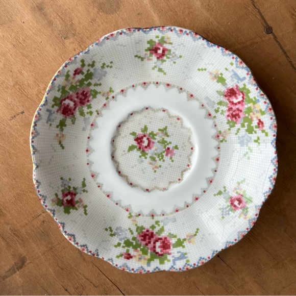 Vintage Royal Albert Bone China PETIT POINT
#778676 Replacement Saucer England - Picture 2 of 3